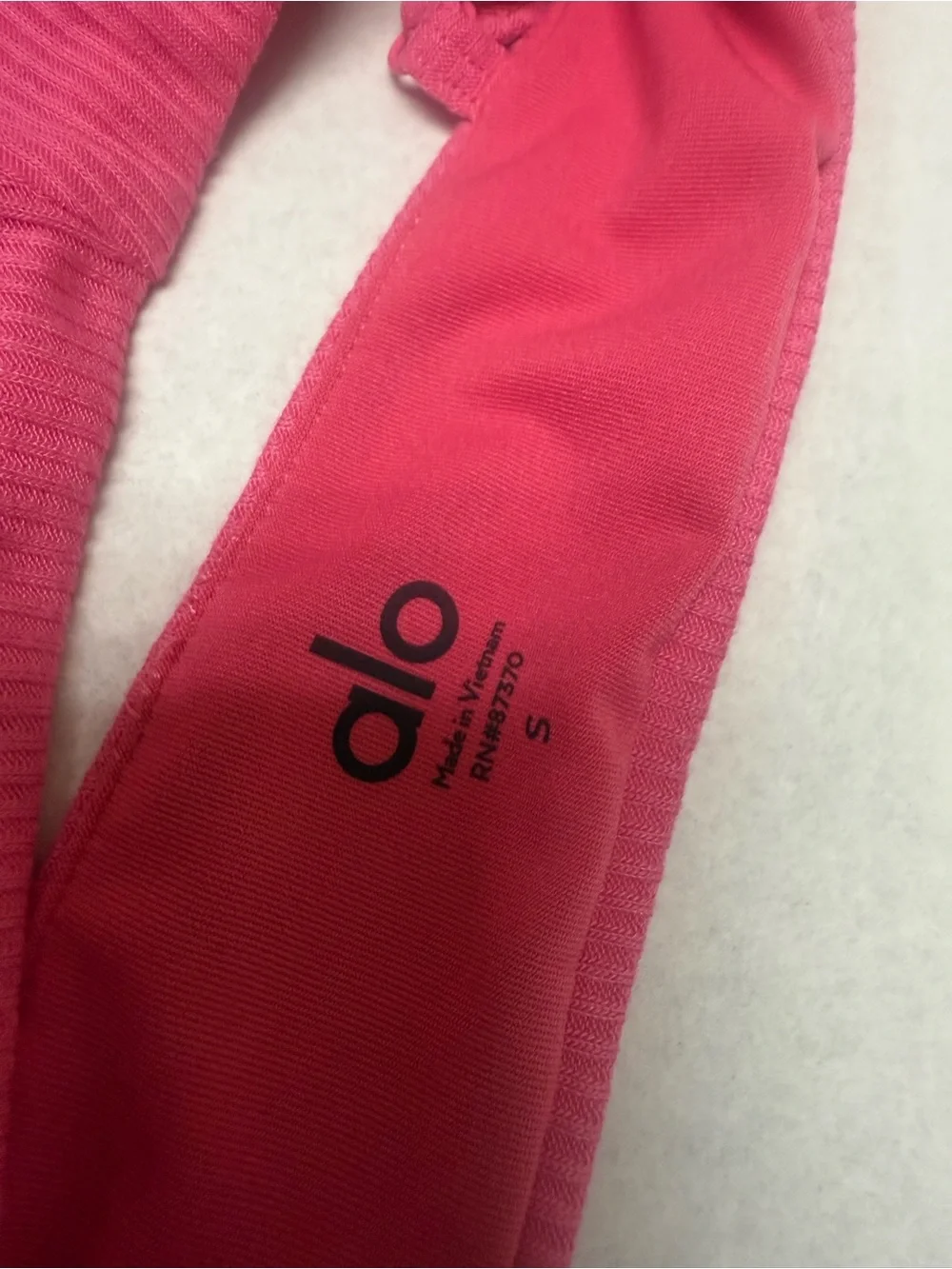 ALO Yoga Ribbed Hot Pink Bralette💟